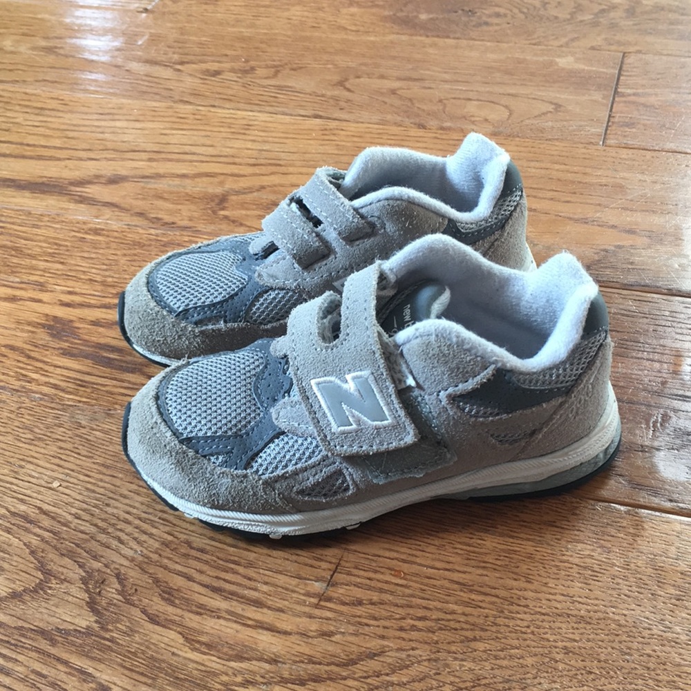 New Balance 990 toddler sneaker